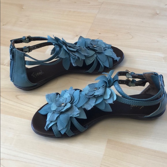 other Shoes - beautiful flower shoes size 7